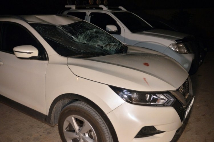 Kız &ccedil;ocuğu 9'uncu kattan cipin &uuml;zerine d&uuml;şt&uuml;