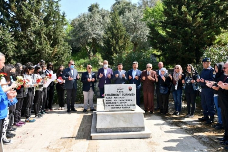 Şehit Binbaşı Bursa'daki mezarı başında anıldı