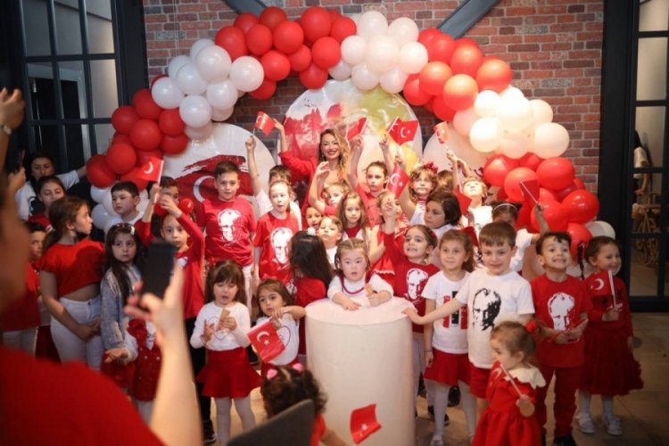 Bursa'da &ccedil;ocukların 23 Nisan coşkusu