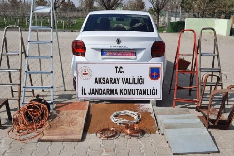 'Evleniyoruz, mutluyuz' yazdığı ara&ccedil;la hırsızlıkta yakalandı