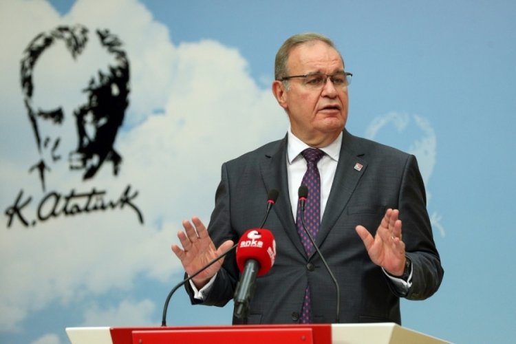 Faik &Ouml;ztrak: Bu konu siyaset&ccedil;ilerin değil, tarih&ccedil;ilerin işidir