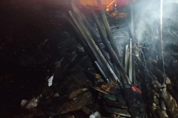 Tandır evi ve odunluk alev alev yandı