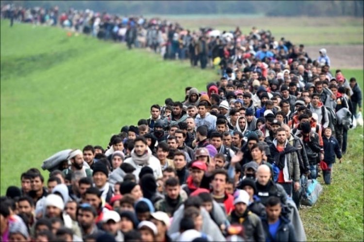 Sınır dışı edilen g&ouml;&ccedil;men sayısı 23 bin 853'e ulaştı