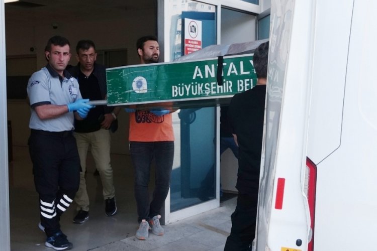 Otob&uuml;s&uuml;n altında kalan &ccedil;ocuğun cenazesi alındı