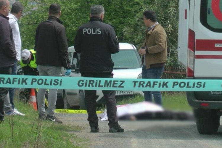 D&uuml;zce'de yol ortasında &ouml;l&uuml; bulundu