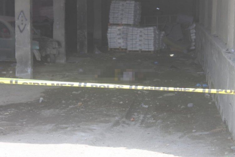 17 yaşındaki bir gen&ccedil; &ouml;l&uuml; olarak bulundu