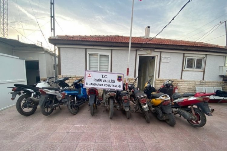 İzmir'de 2 motosiklet hırsızı kıskıvrak yakalandı