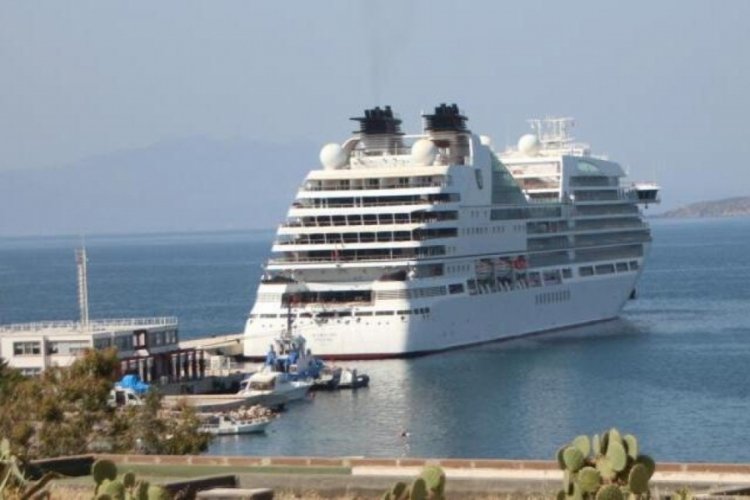 Dev gemi Bodrum'da