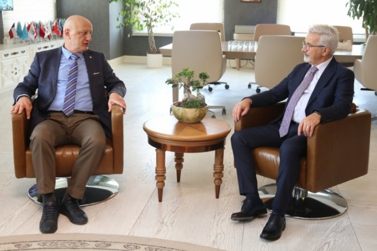 Bursa'da Başkan Erdem, Osmangazi Rotary Kul&uuml;b&uuml;'ne teşekk&uuml;r etti