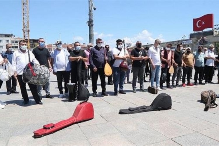M&uuml;zisyenler yasağın kalkmamasına tepkili