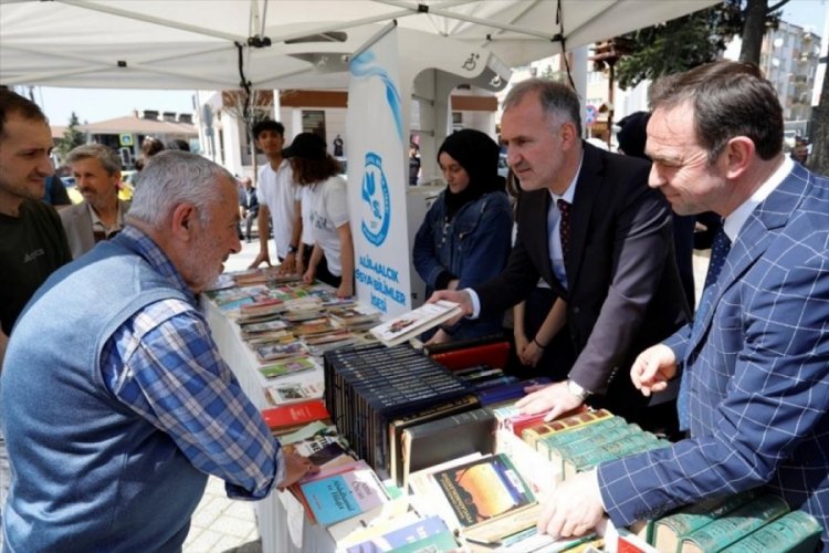 Bursa'da kitaplar paylaşıldı
