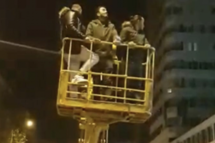 Kumar oynanan işyerine vin&ccedil;li baskın