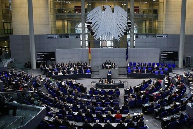 Almanya, Ukrayna'ya ağır silahlar g&ouml;nderilmesi konusunda uzlaşmaya vardı
