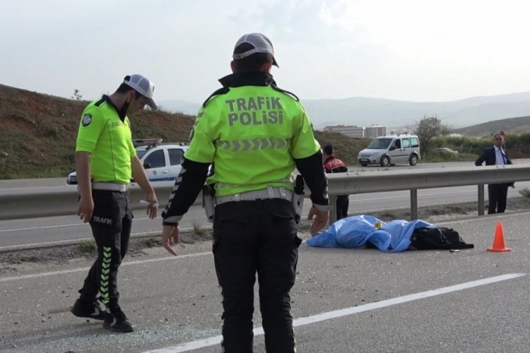 Feci kaza: Camdan fırlayan s&uuml;r&uuml;c&uuml; hayatını kaybetti