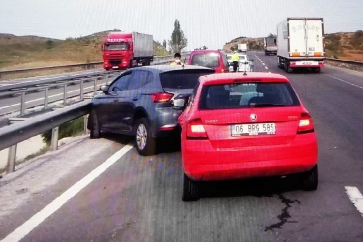 Kırıkkale'de iki otomobil &ccedil;arpıştı: 5 yaralı