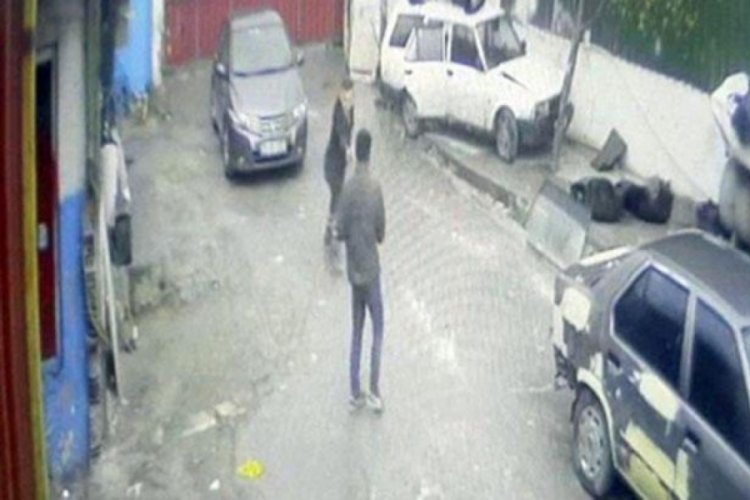 İstanbul'da &uuml;zerine doğru y&uuml;r&uuml;yen arkadaşını bacağından vurdu!