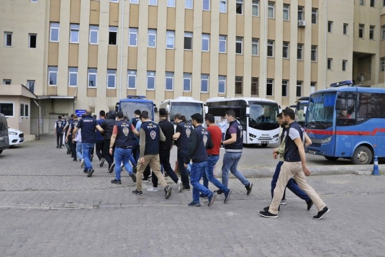 'Yasa dışı' bahis operasyonundaki ş&uuml;pheliler adliyeye sevk edildi