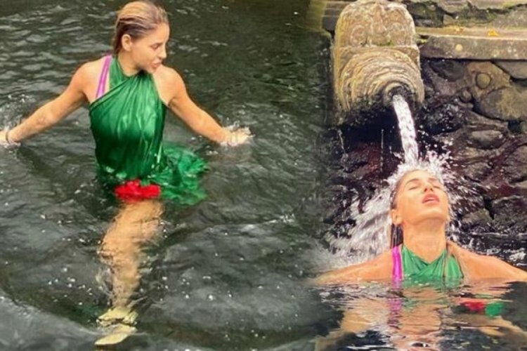 Irmak &Uuml;nal ve annesi tarihi tapınakta