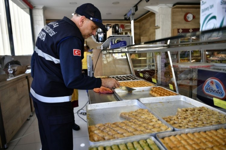 Bursa'da bayram &ouml;ncesi tatlıcılara sıkı denetim