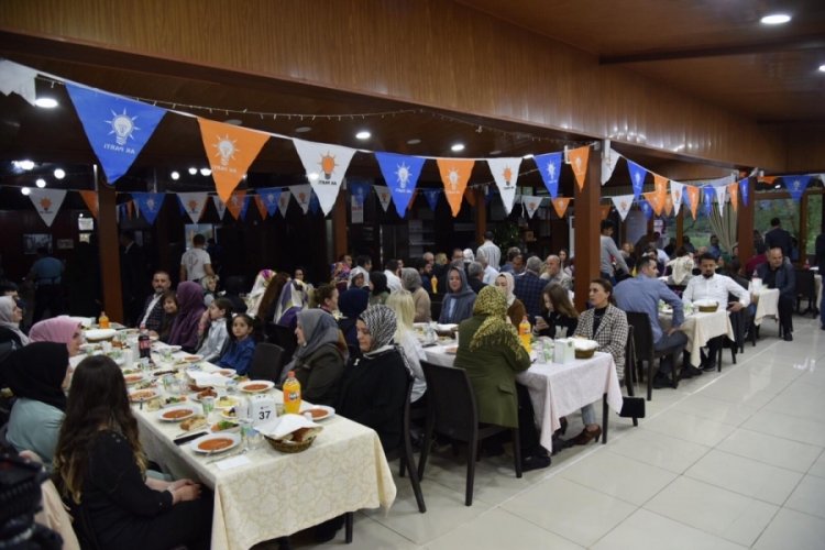 AK Parti Bursa İl Gen&ccedil;lik Kolları iftarda buluştu