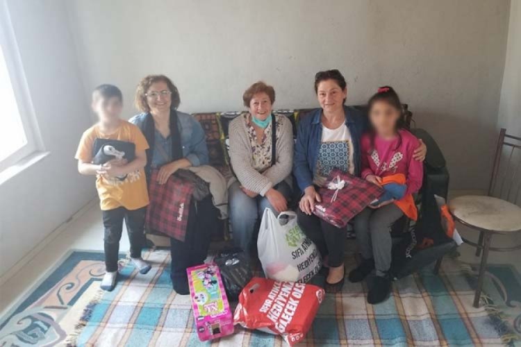 G&uuml;m&uuml;şhaneli kadınlar hayatlara dokunuyor (&Ouml;ZEL HABER)