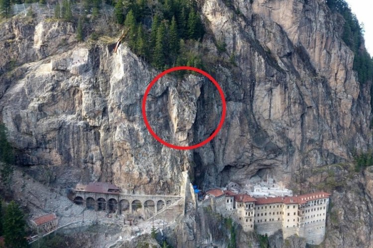 S&uuml;mela'daki kaya sabitlendi, Manastır'ın kapıları a&ccedil;ılıyor