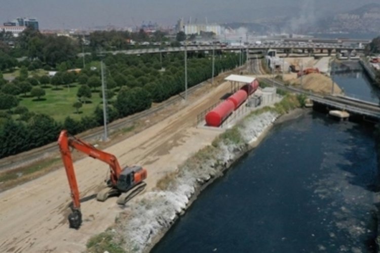 İzmir'de k&ouml;rfezi kaplayan kokunun nedeni belli oldu