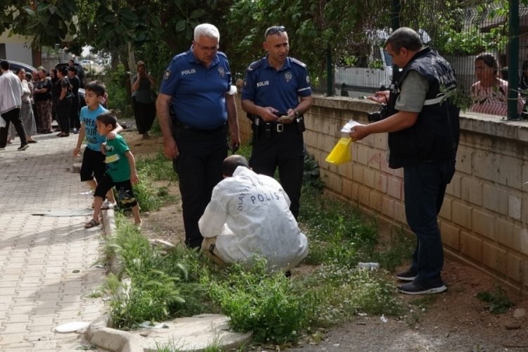 Antalya'da husumetlisini bacağından vurdu