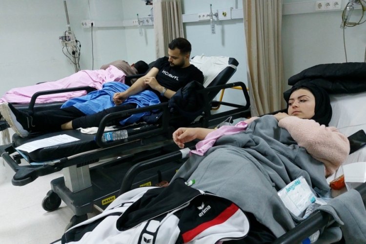 90 yabancı uyruklu &ouml;ğrenci yemekten zehirlendi