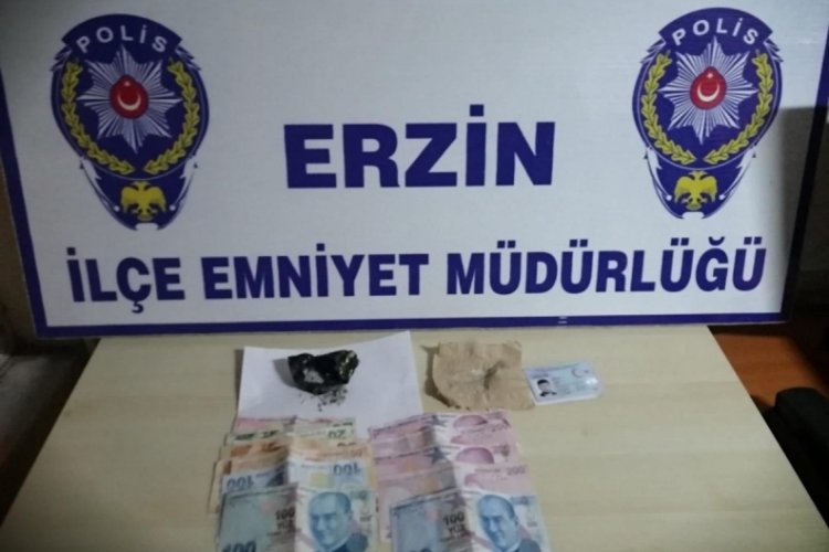 'Dur' ihtarından ka&ccedil;tı, uyuşturucuyla yakalandı
