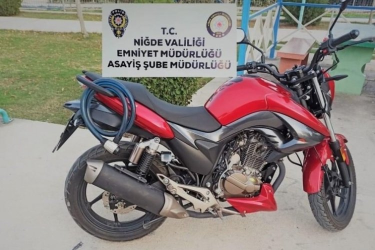 Motosiklet hırsızını bek&ccedil;iler yakaladı