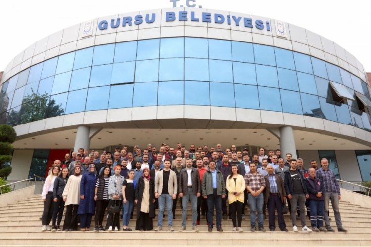 Bursa'da G&uuml;rsu Belediyesi &ccedil;alışanlarına &ccedil;ifte bayram