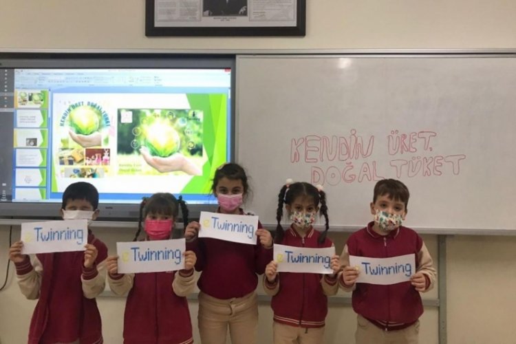 &Ouml;ğrenciler, temizlik ve oyun malzemelerini "kendileri &uuml;retip, doğal t&uuml;ketiyorlar"