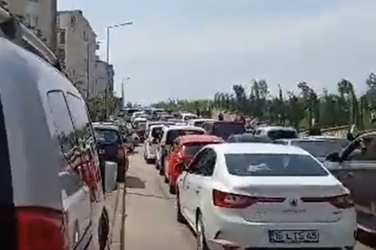 Mezarlıklarda bayram yoğunluğu