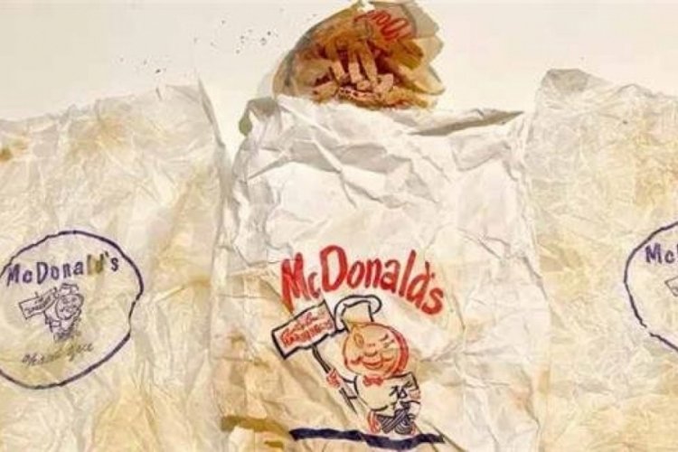 63 yıllık McDonald's siparişi duvardan &ccedil;ıktı