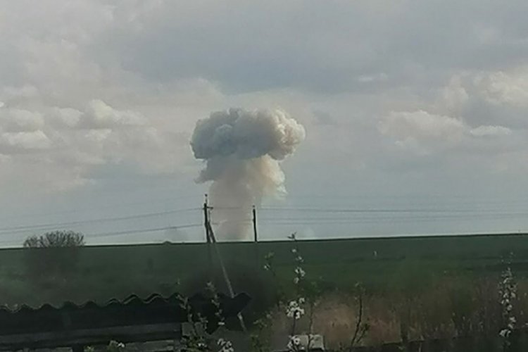 Rus ordusuna ait askeri &uuml;ste yangın