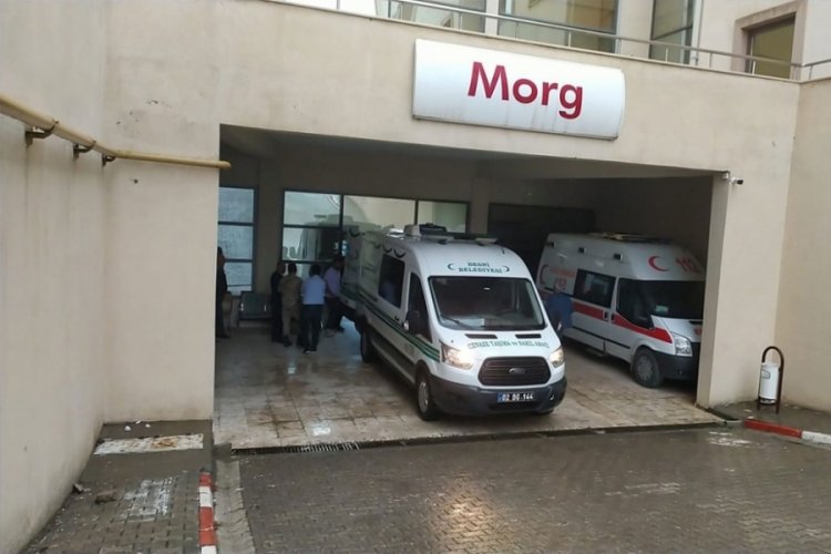 Karşıdan karşıya ge&ccedil;erken otomobil &ccedil;arpan 5 yaşındaki &ccedil;ocuk hayatını kaybetti