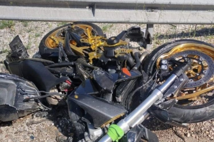 Otomobil ile motosiklet &ccedil;arpıştı: 2 &ouml;l&uuml;, 2 yaralı