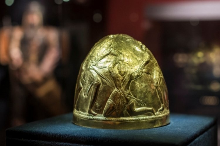 Rusya, Ukrayna'daki m&uuml;zeden altın &ccedil;aldı