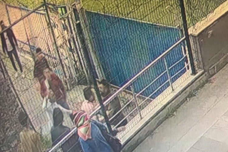 Ma&ccedil;ta &ccedil;ocuklara satırlarla saldırdılar