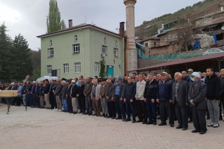 M&uuml;stakil evde &ccedil;ıkan yangında anne ve oğlu hayatını kaybetti