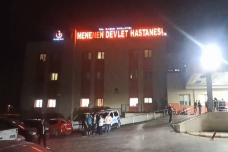İzmir'de feci kaza: 2 &ouml;l&uuml;, 3 yaralı