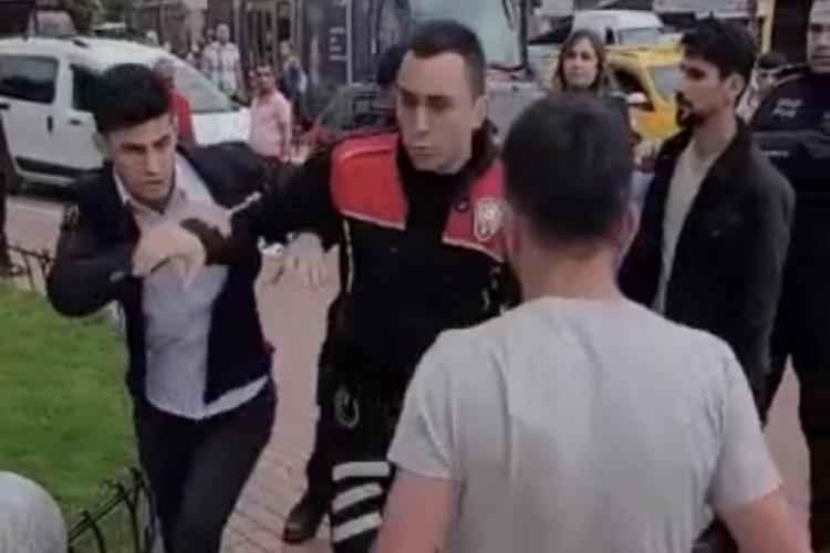 Bursa'da 'yan baktın' dedi, ortalık savaş alanına d&ouml;nd&uuml;
