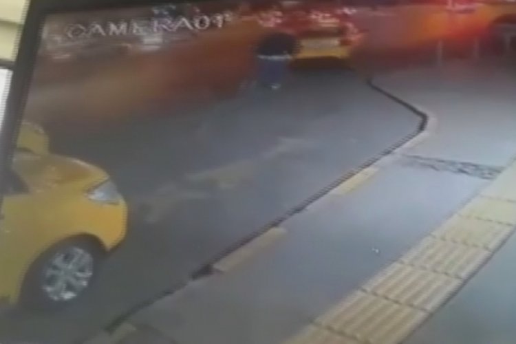 Taksiyi ka&ccedil;ırdı, 5 araca &ccedil;arptı