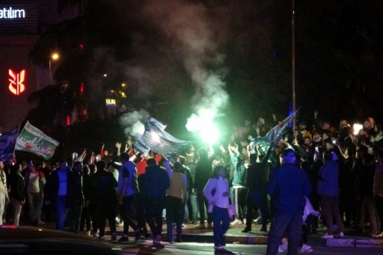 Bursa'da final coşkusu: Teksas'tan meşaleli kutlama