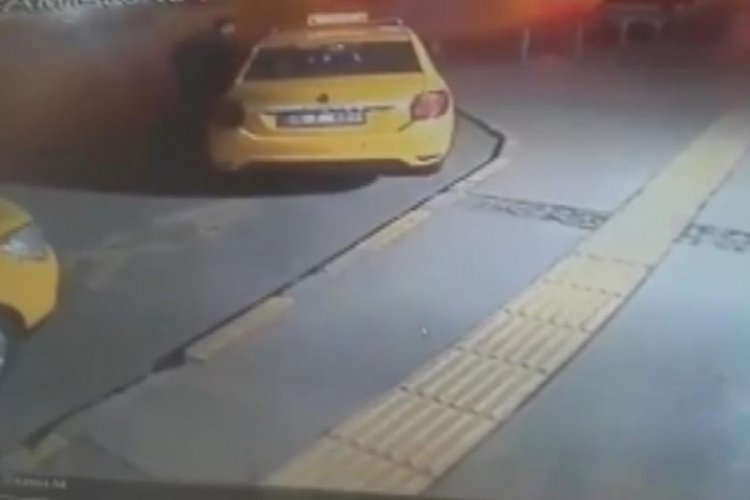 Taksiyi ka&ccedil;ırdı, 5 araca &ccedil;arptı!
