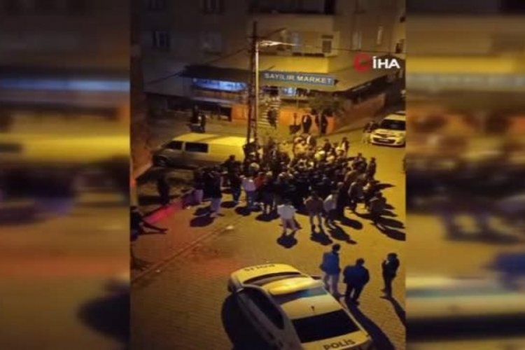Mide bulandıran olay! Mahallede y&uuml;r&uuml;yen gen&ccedil; kıza...