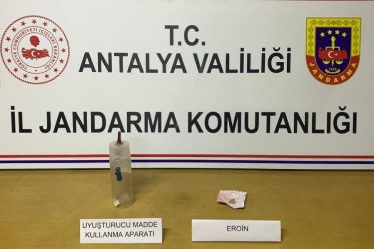 Uyuşturucu ticareti yapan 3 kişiye g&ouml;zaltı