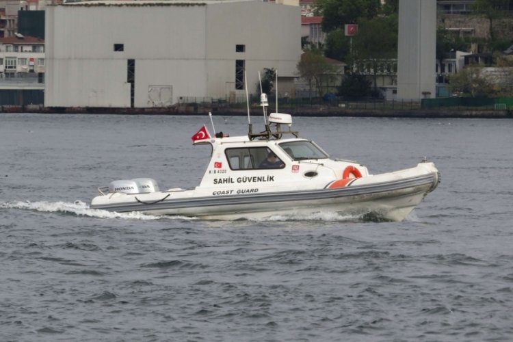 21 yaşındaki gen&ccedil;, fotoğraf &ccedil;ektirirken d&uuml;şt&uuml;ğ&uuml; Boğaz'da kayboldu