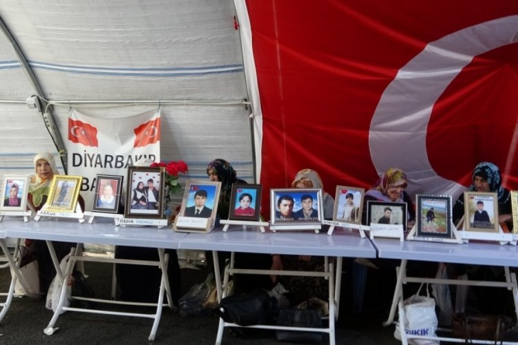 Evlat n&ouml;beti 975'inci g&uuml;n&uuml;nde